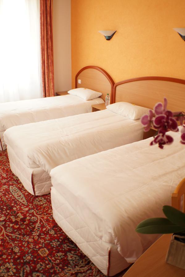 Logis Hotel Du Commerce Volvic Εξωτερικό φωτογραφία