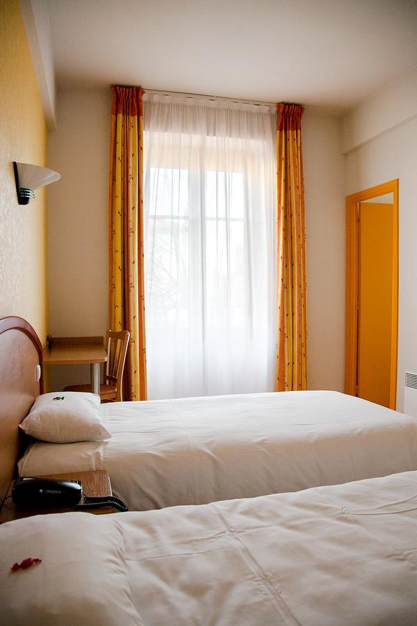 Logis Hotel Du Commerce Volvic Εξωτερικό φωτογραφία