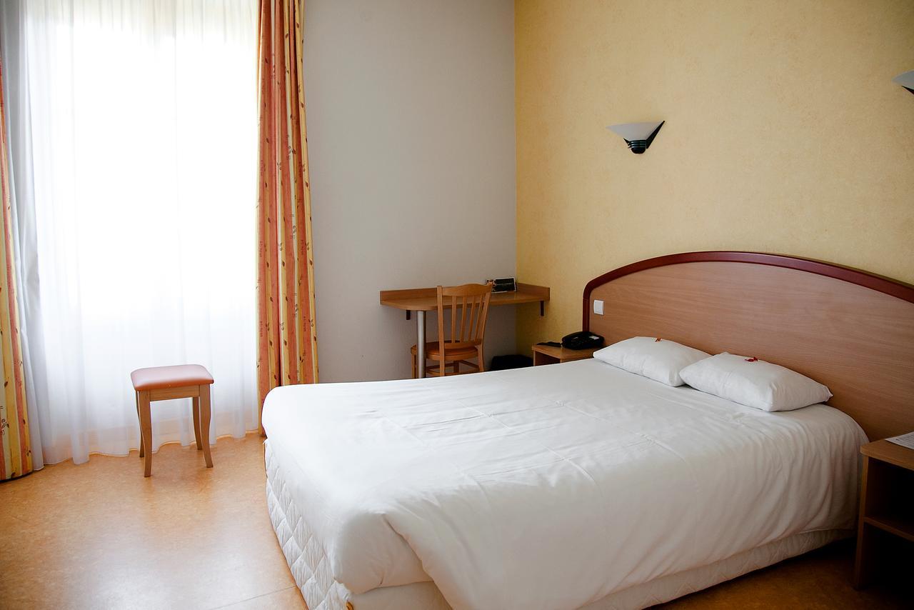 Logis Hotel Du Commerce Volvic Εξωτερικό φωτογραφία