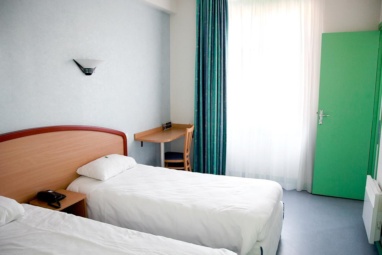 Logis Hotel Du Commerce Volvic Εξωτερικό φωτογραφία