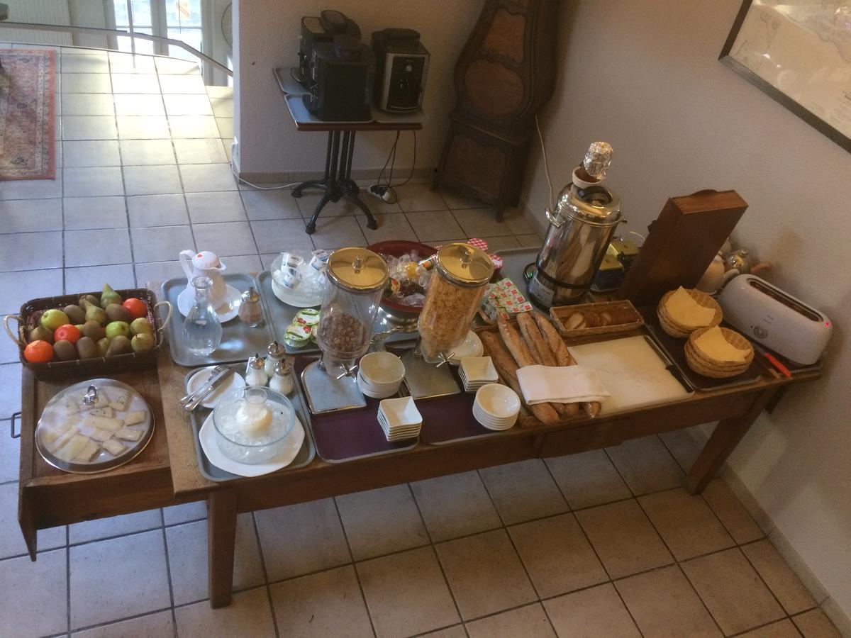 Logis Hotel Du Commerce Volvic Εξωτερικό φωτογραφία
